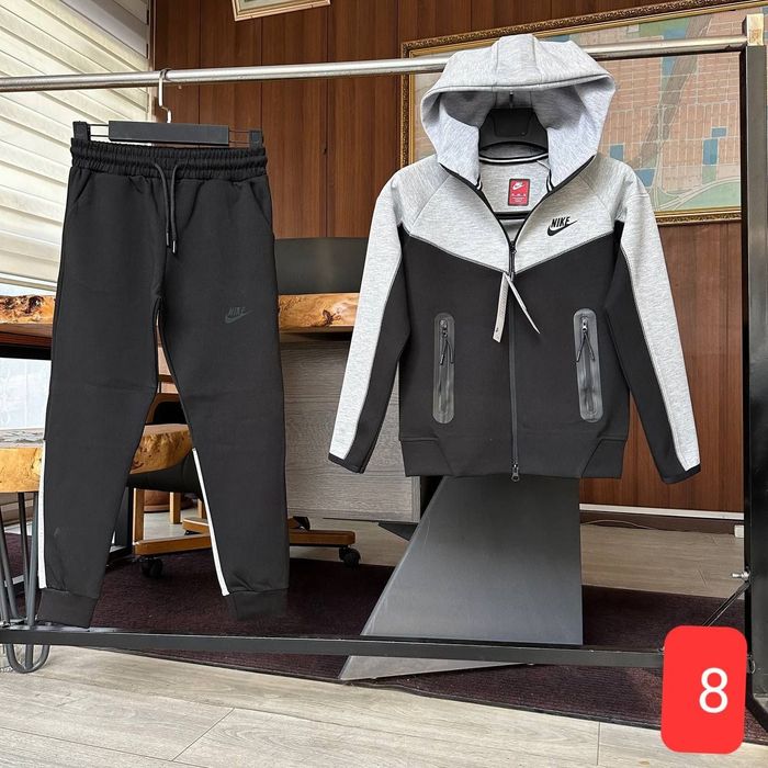 Trening pentru copii unisex Nike tech