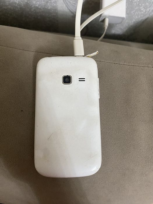 Кнопочный телефон самсунг