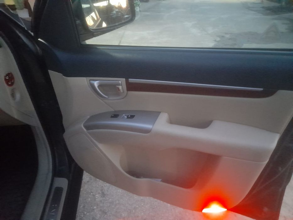 Vând Hyundai SantaFe