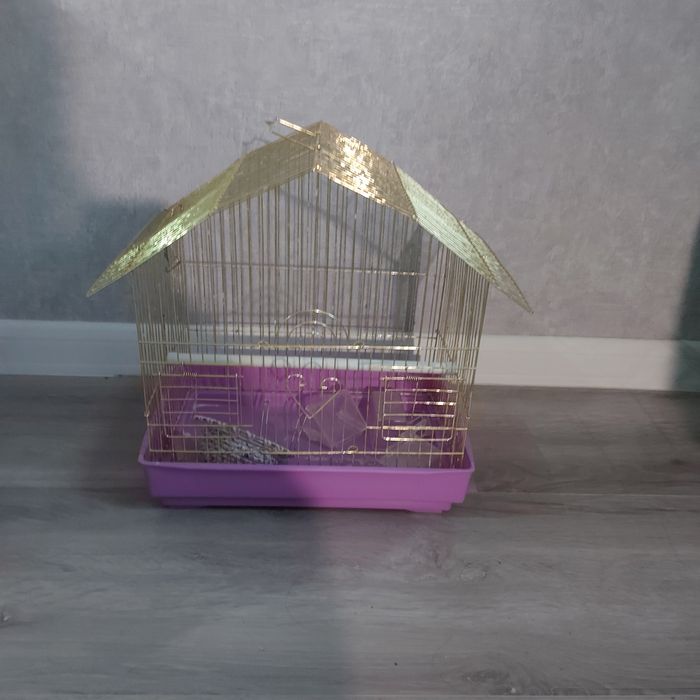 Продам клетки для птичек