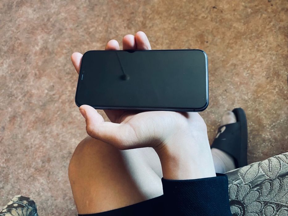 Айфон 11 в хорошем состоянии