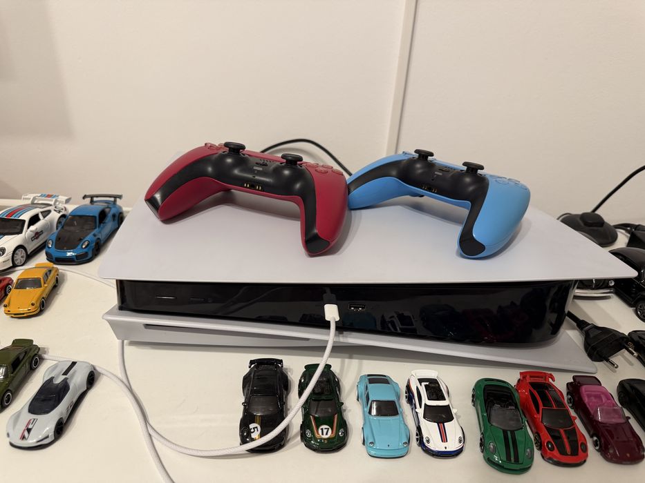 Playstation 5 disc edition CFI-1216A cu 11 jocuri si 2 controllere
