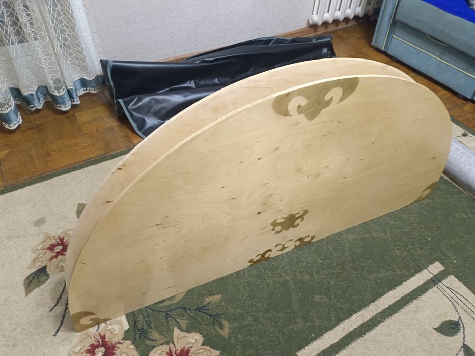 Круглый стол складной