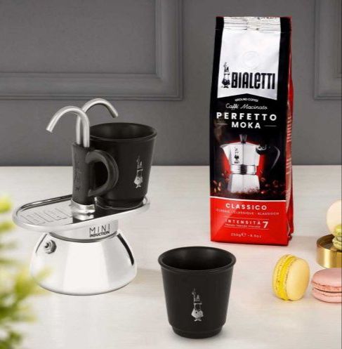 Комплект кафеварка с 2 броя чаши Set Mini Bialetti индукционна черна