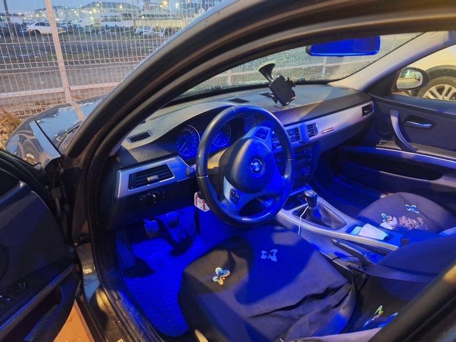 DE VANZARE-BMW seria 3 E90
