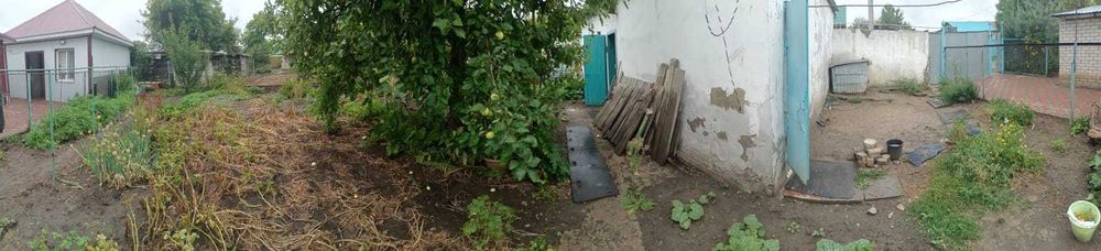 Продам пол дома с гаражом, сараем