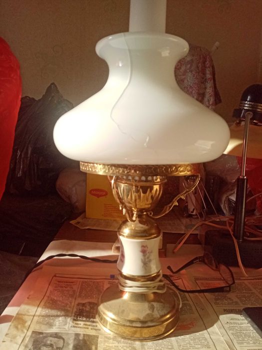 Настольная лампа  город Семей