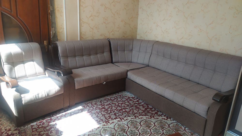 Диван ва кресло-уголок сотилади