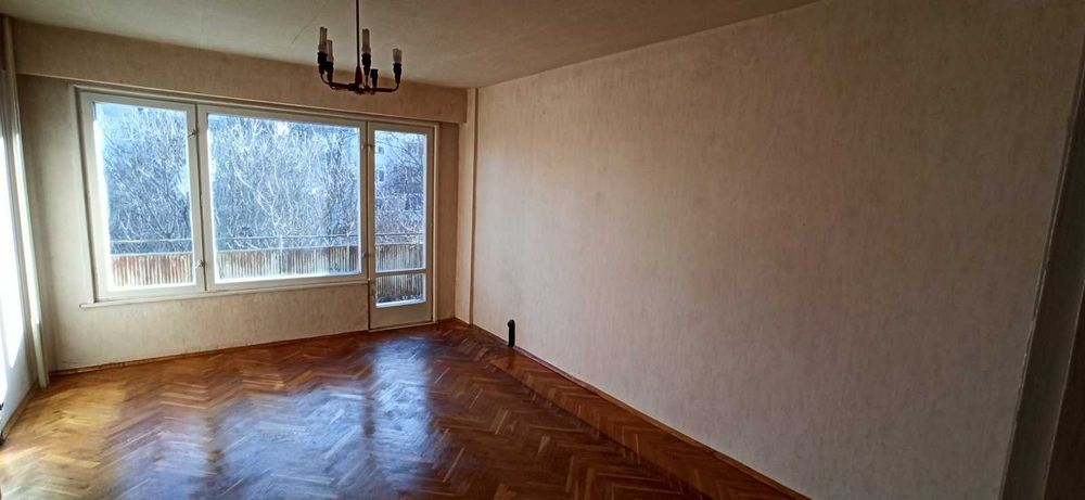 Продава се Четиристаен апартамент в Варна, Левски - 80 кв.м за 1013 €/кв.м - Снимка #1