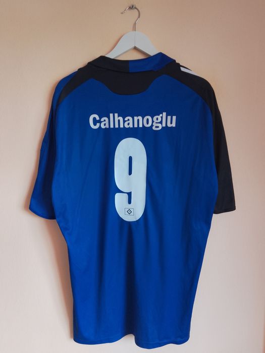 Stare: 8/10, foarte buna, printul de pe spate putin uzat, semne la numarul 9.