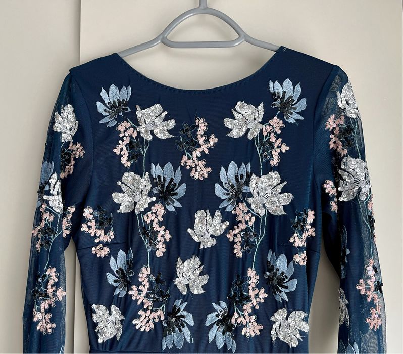 Официална рокля