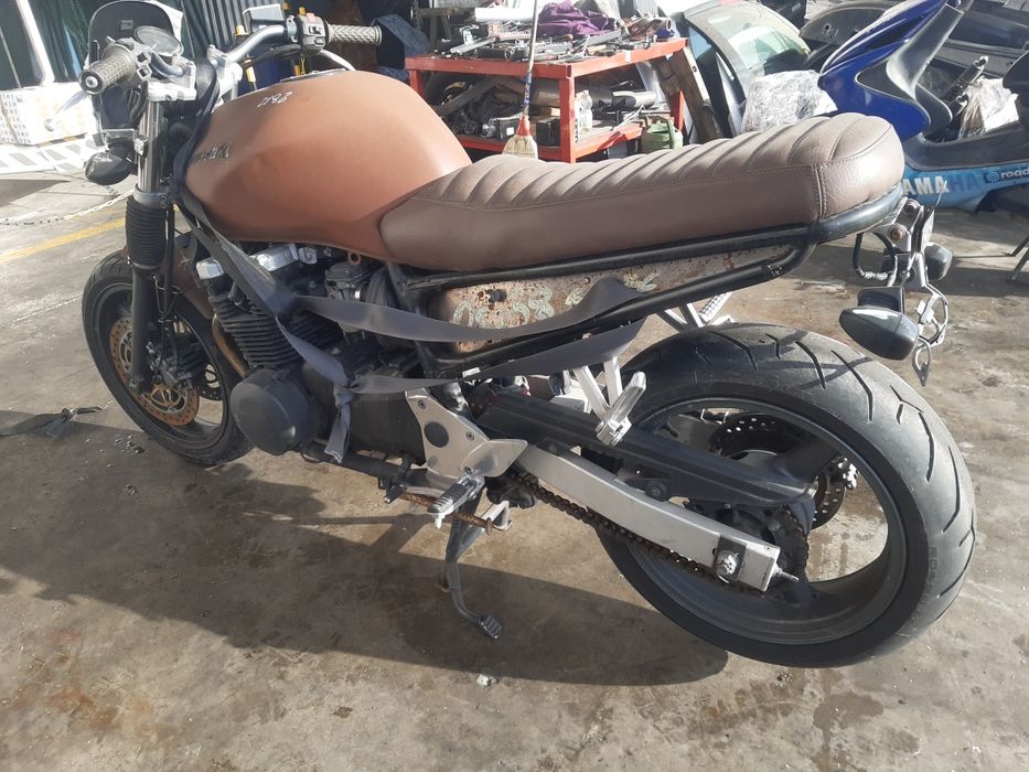 Мотоциклет Кавазаки Зр 750(Kawasaki ZR 750)-на части