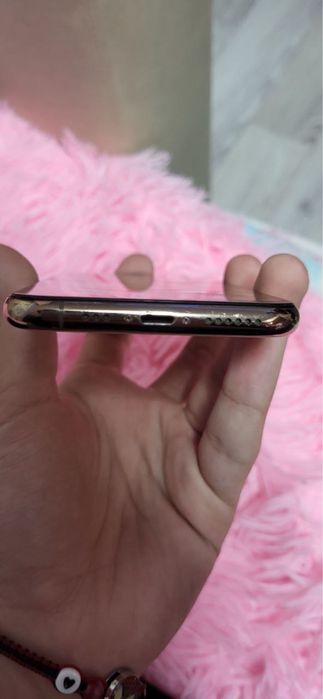 Айфон 11 про продам золотистый