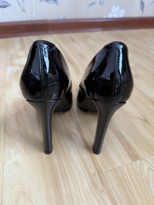 Обувь женская лаковая