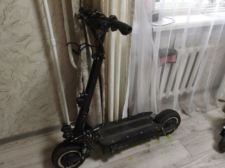 Продам электросамокат б/у