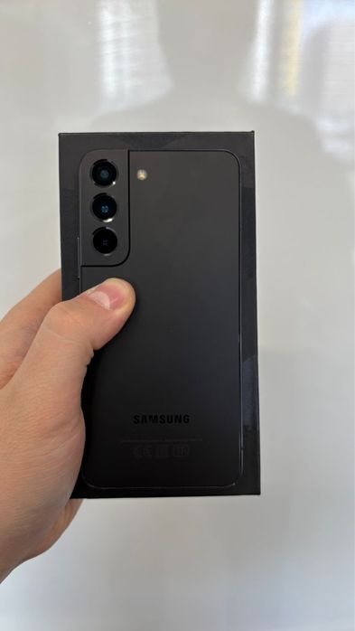 Продам Samsung S22 - 256Gb
