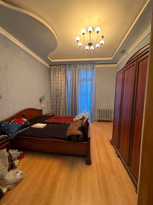 Продается квартира на Нукусской Магазин Гламур