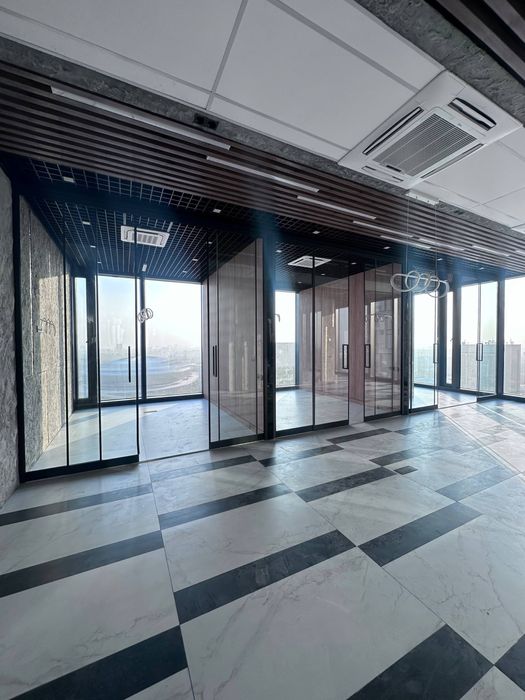 Аренда офис в ЖК Nest One понарамные окна 16-этаж 120м2