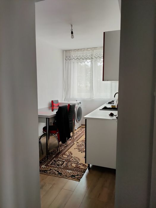 Vând apartament cu două camere