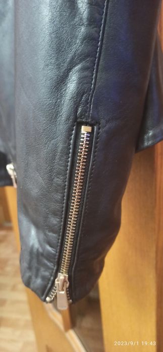 Кожаная куртка  Mango