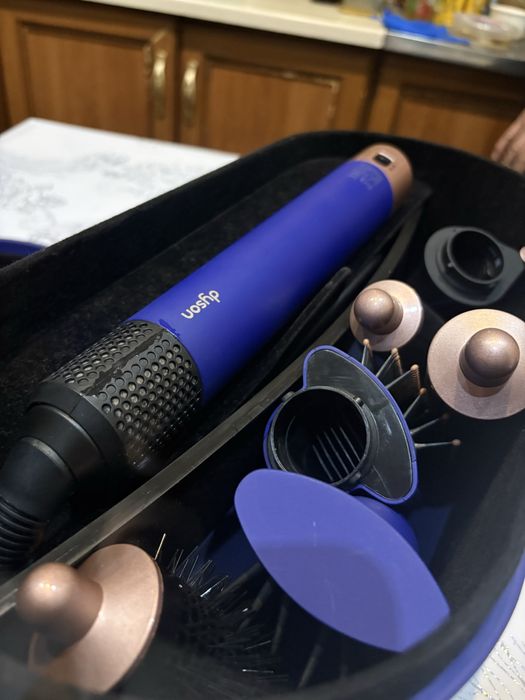 стайлер Dyson (оригинал), б/у.