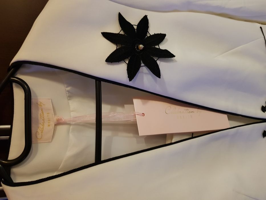 Costum dama alb cu fusta NOU 36