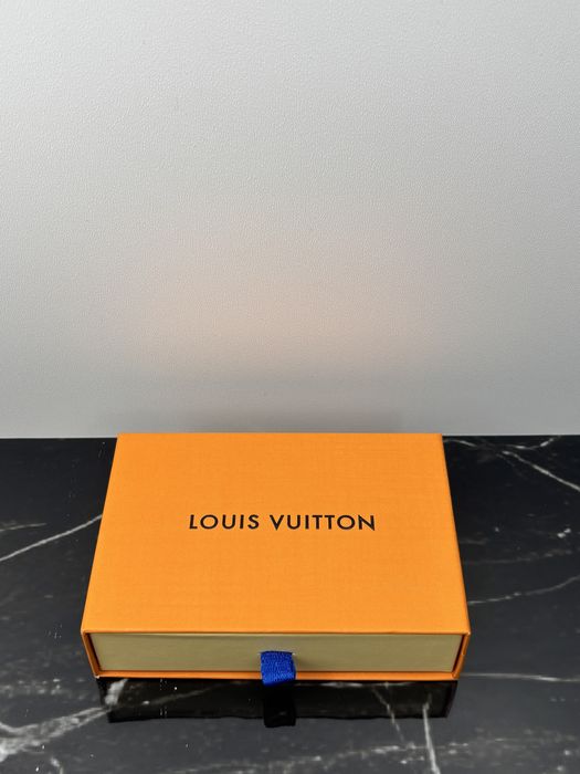 Louis Vuitton Гривна