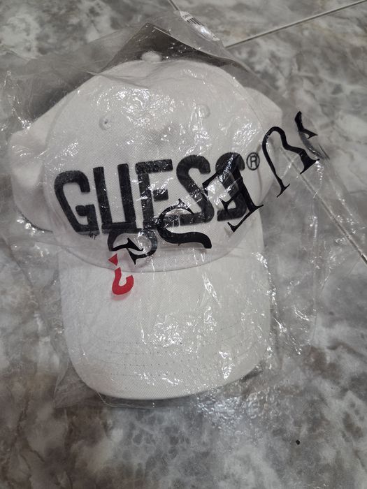 Продавам шапка Guess
