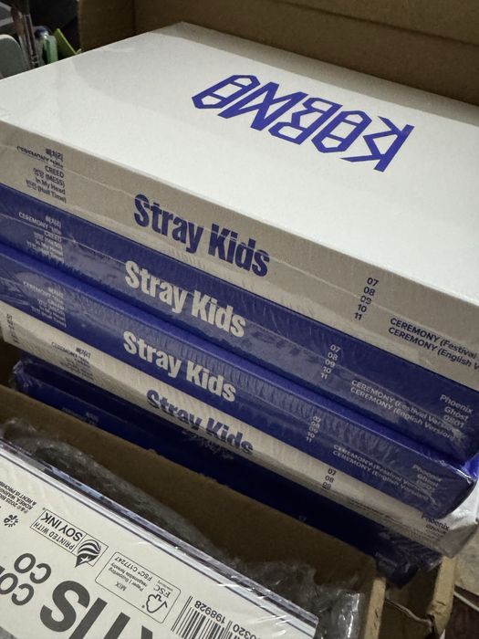 Новый оригинальный альбом Stray kids KARMA