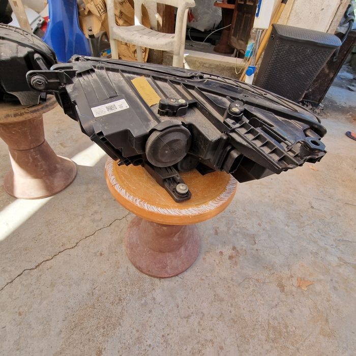 VW Passat B8 2022 десен фар