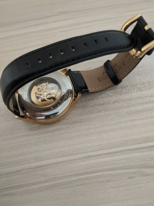 Автоматичен часовник Акрибос