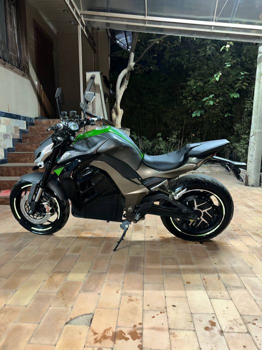 KAWASAKI Z1000 street fighter