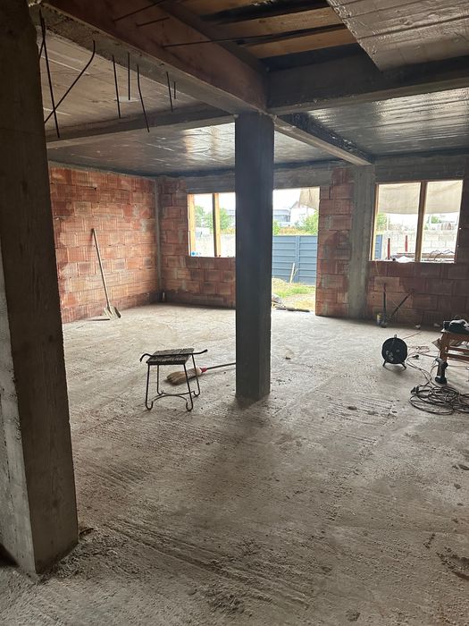 Casa in construcție de vanzare