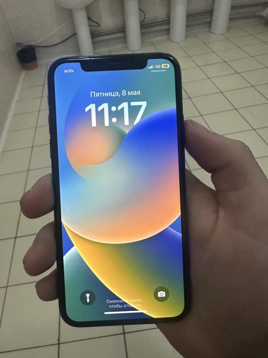 продаю iPhone X.