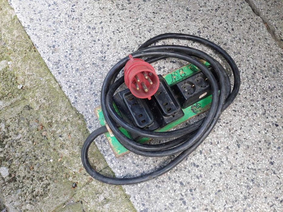 Монофазни и трифазни удължители /разклонители/ 3х4; 3х2.5; 4х6