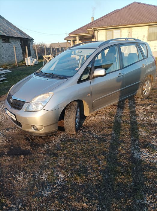 Vând Toyota Corolla Verso