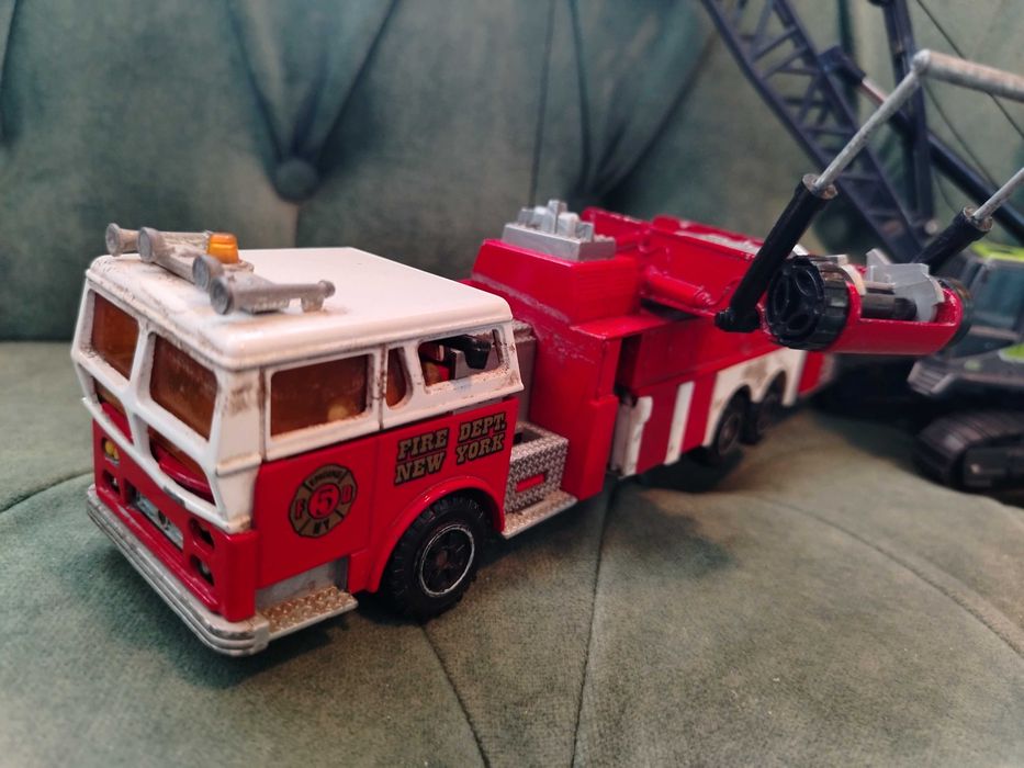 Продам машинки игрушечная техника