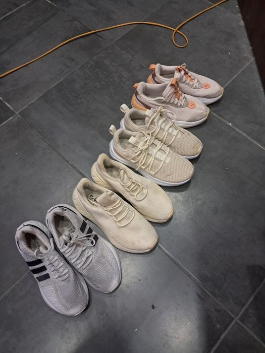 Vând adidasi damă