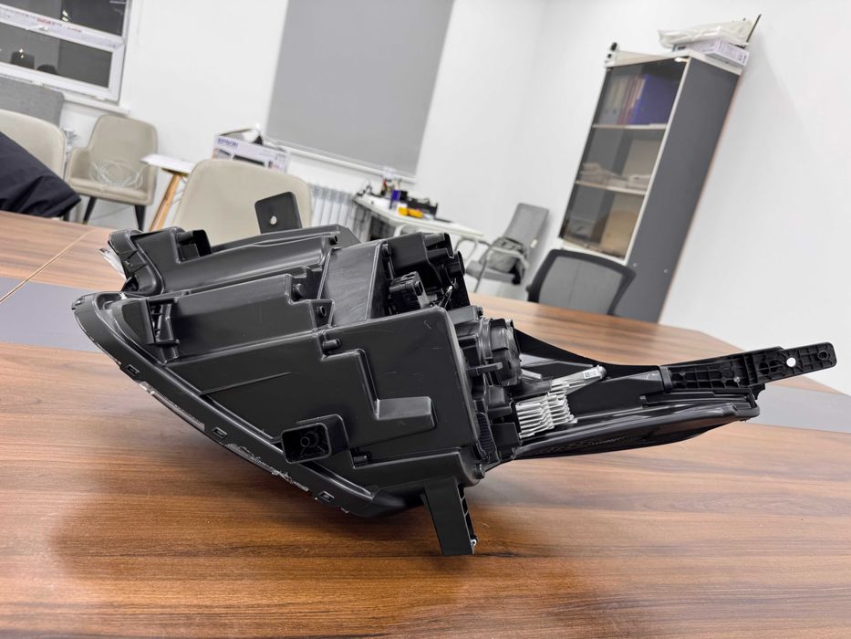 Kia Seltos  правая Фара