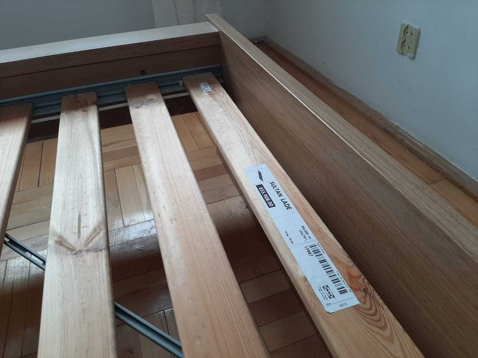 Pat Ikea de 200x 180 cu saltea Dormeo