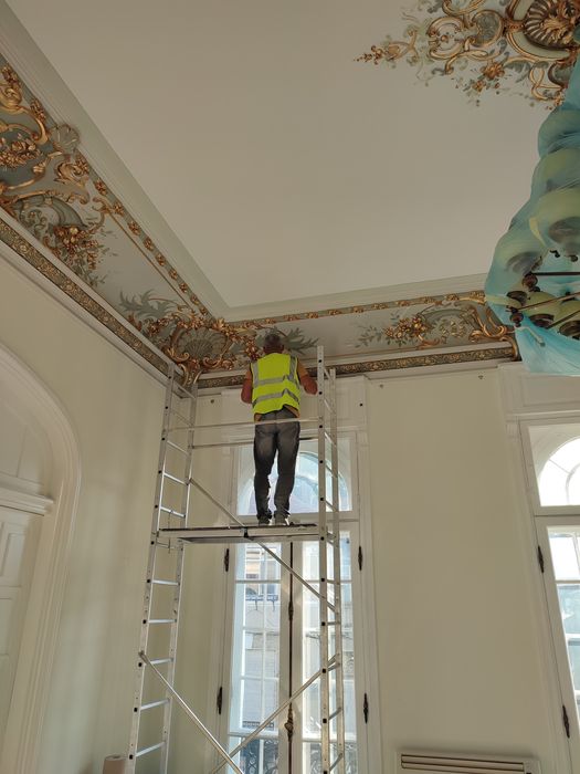 Realizez lucrări de renovări si amenajari interioare- București