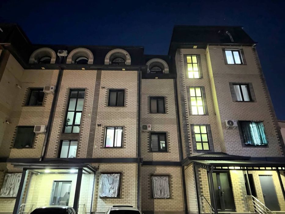 Белтепа Ибин Сино йол юзида 3хонали уй 3 этаж