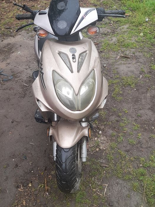 Vând scuter keeway 49 2t urgent