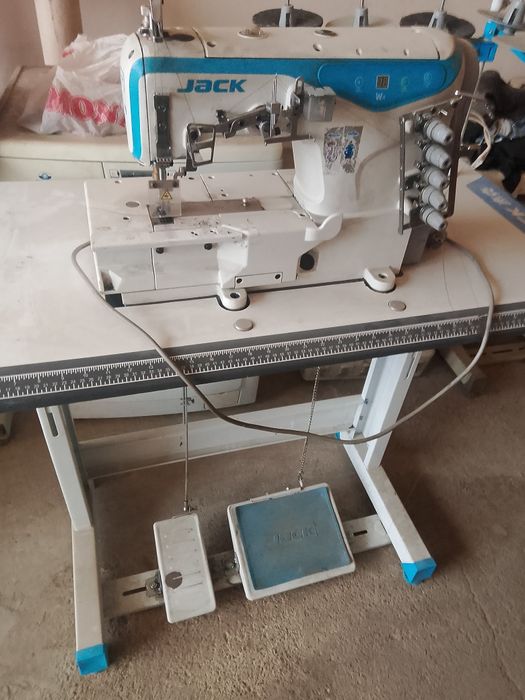 Тикув мошинка аверлог ва 21 чокли к янги пачкада турибди