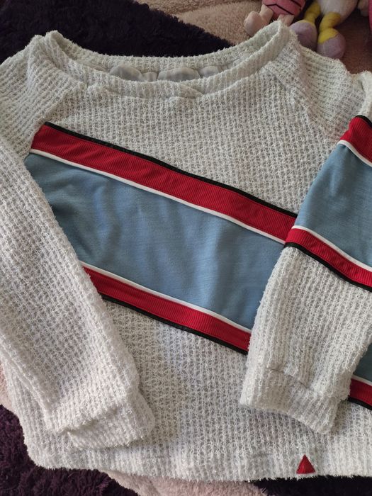 Пуловер Алесса и Love Moschino