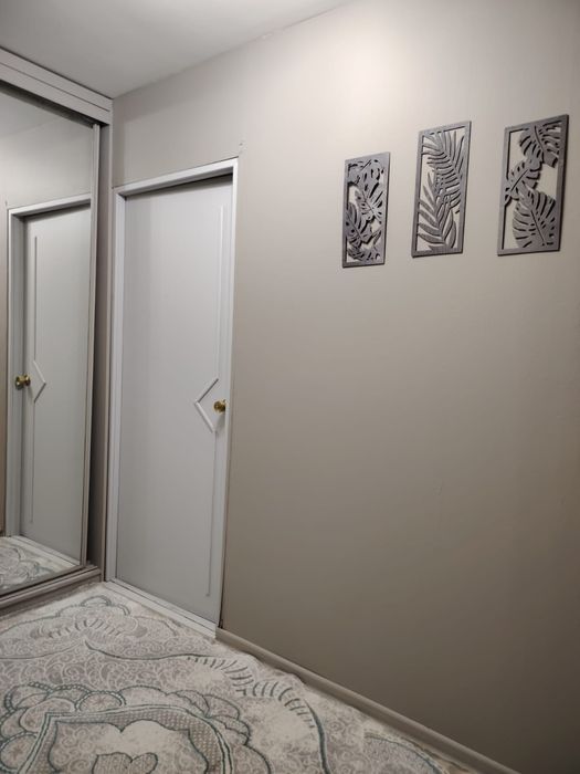 Сдам 1кв в центре по часам 2000тг