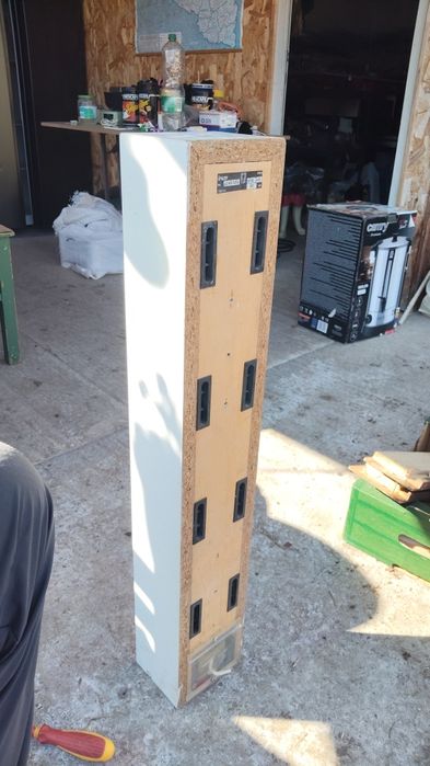 Boxe înalte cu 4 difuzoare