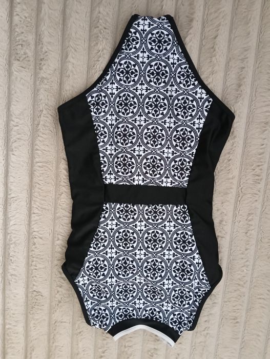 Costum de baie întreg , mărimea S
