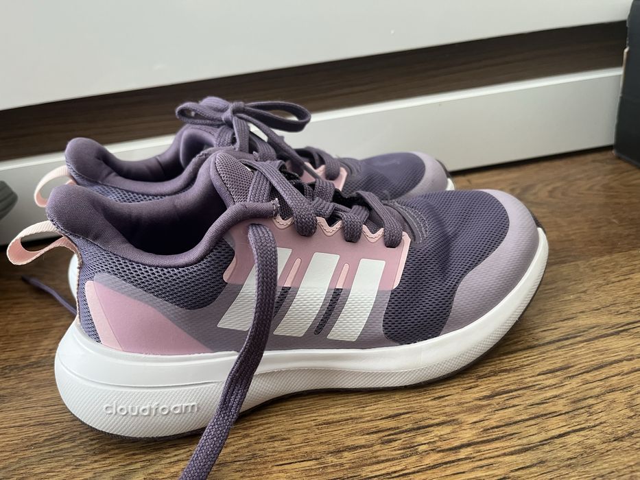 Маратонки Adidas за момиче