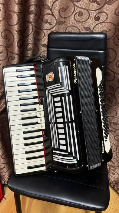 Acordeon italian Marinucci 80 basi  cu 4 registre